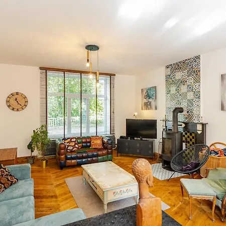 De La Poste Hébergement de vacances Profondeville